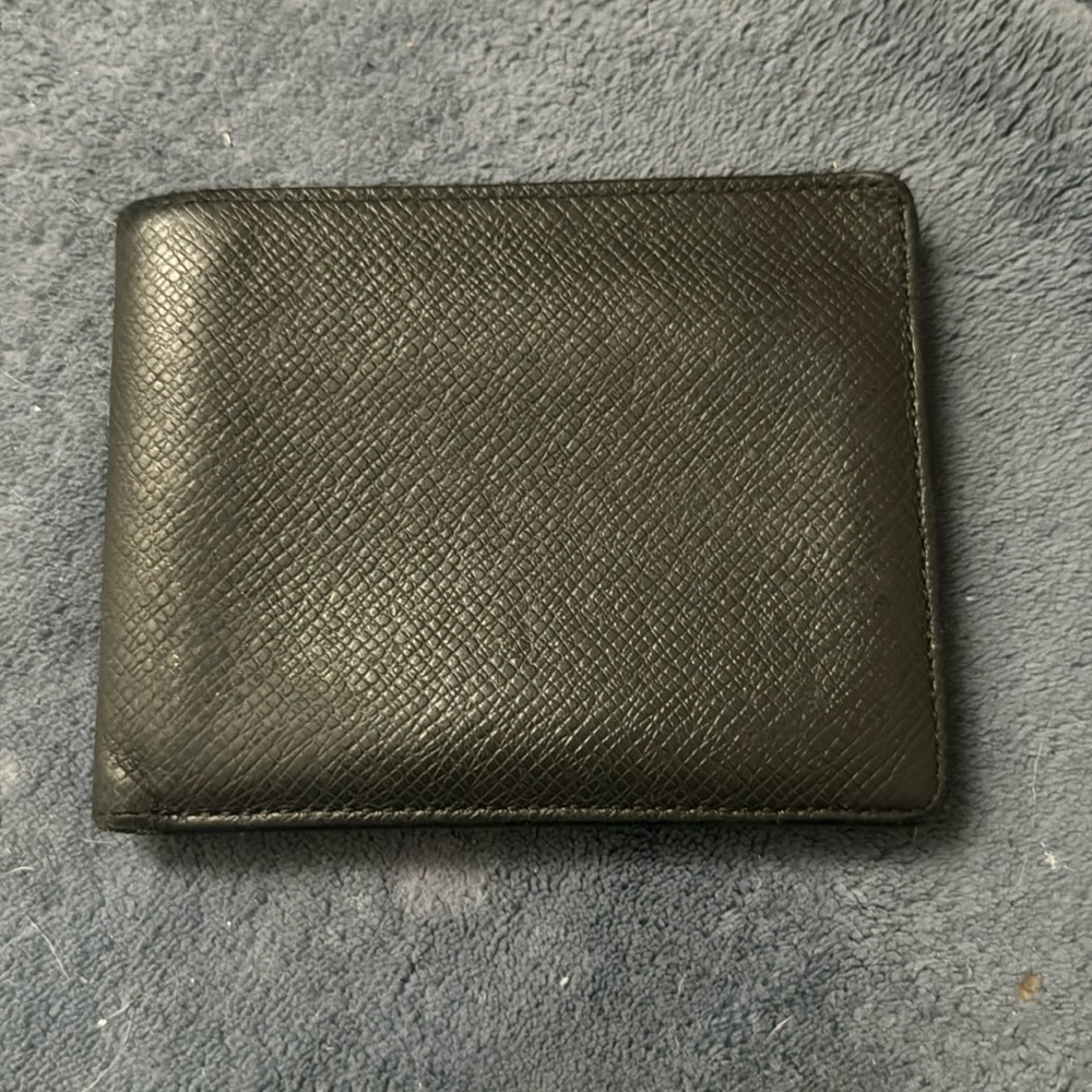 Black Men’s Louis Vuitton Wallet - authentic
